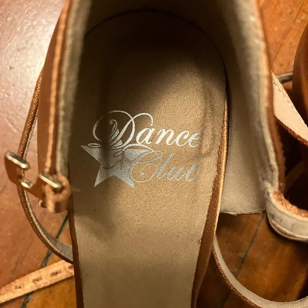 Showtime Dance Latin shoes, size 6.5 US/ 4 UK, 2 inch heel - Picture 3 of 6